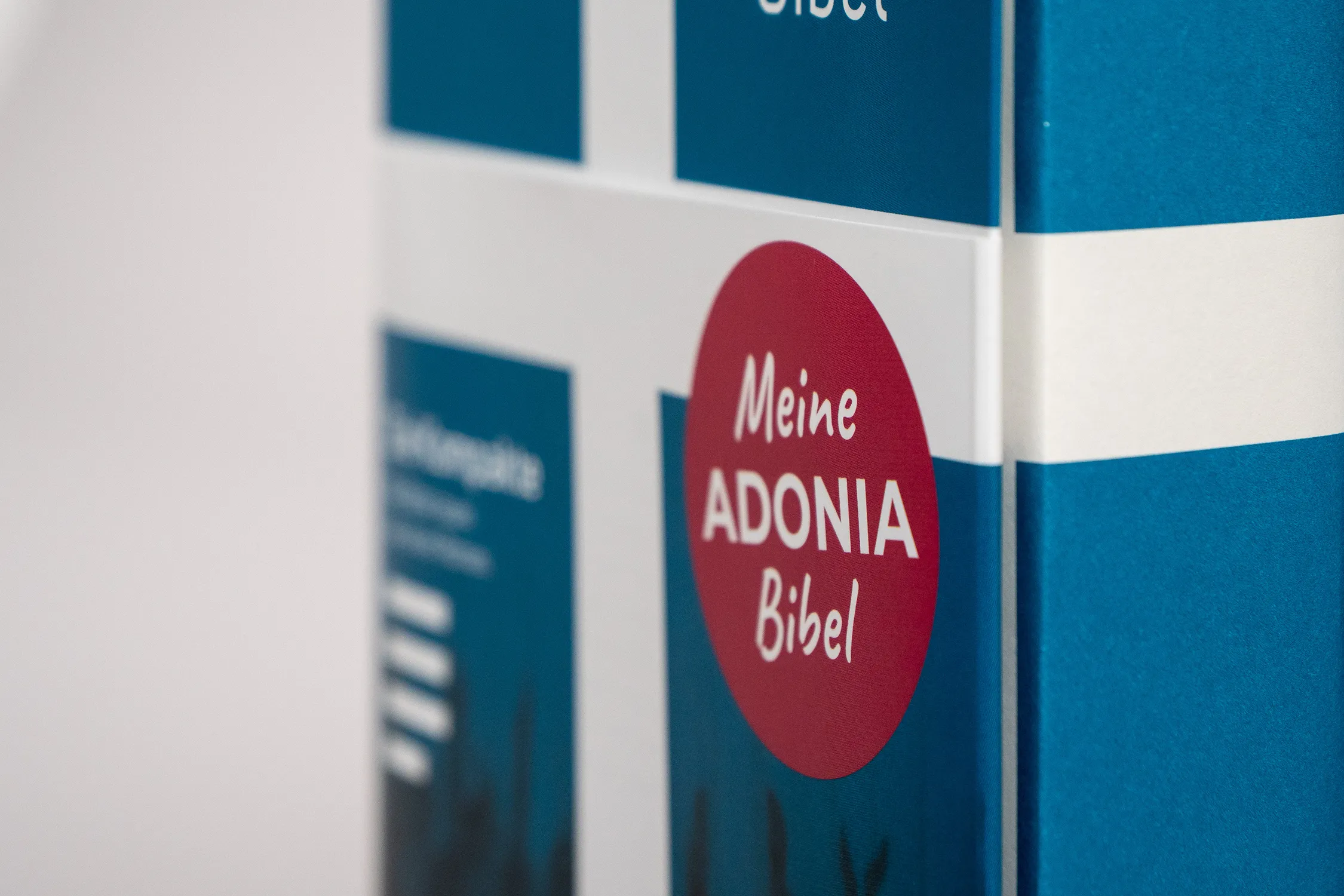 Adonia-Bibel